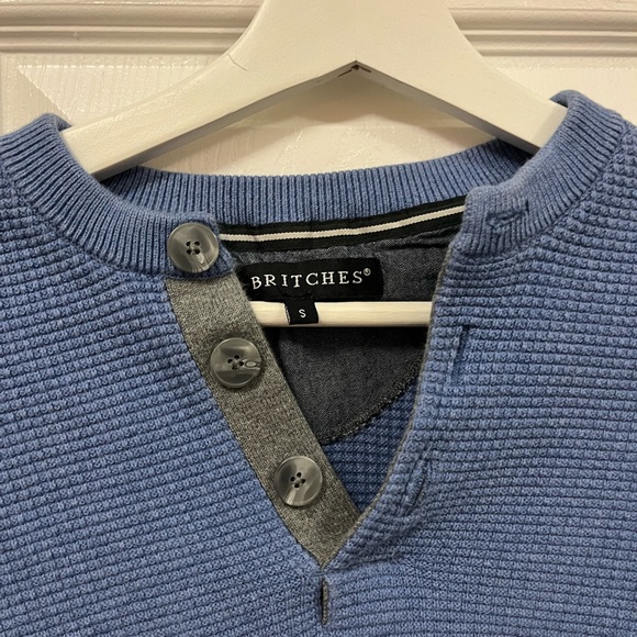 Men’s waffle knit crew neck button sweater - Picture 3 of 5